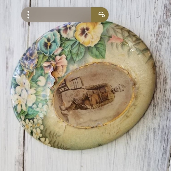 Soldier Tin Celluloid Hanging Button Floral Photograph Victorian - Picture 6 of 10